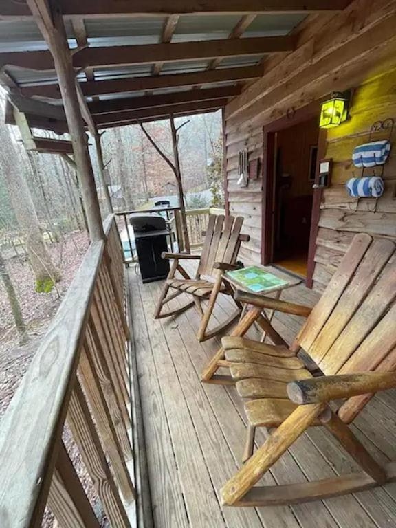 Cozy Cabin: River View With Hot Tub Dahlonega Exterior photo