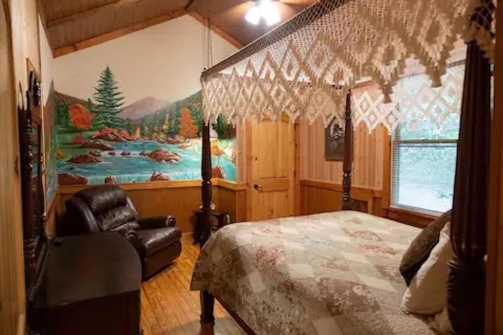 Cozy Cabin: River View With Hot Tub Dahlonega Exterior photo